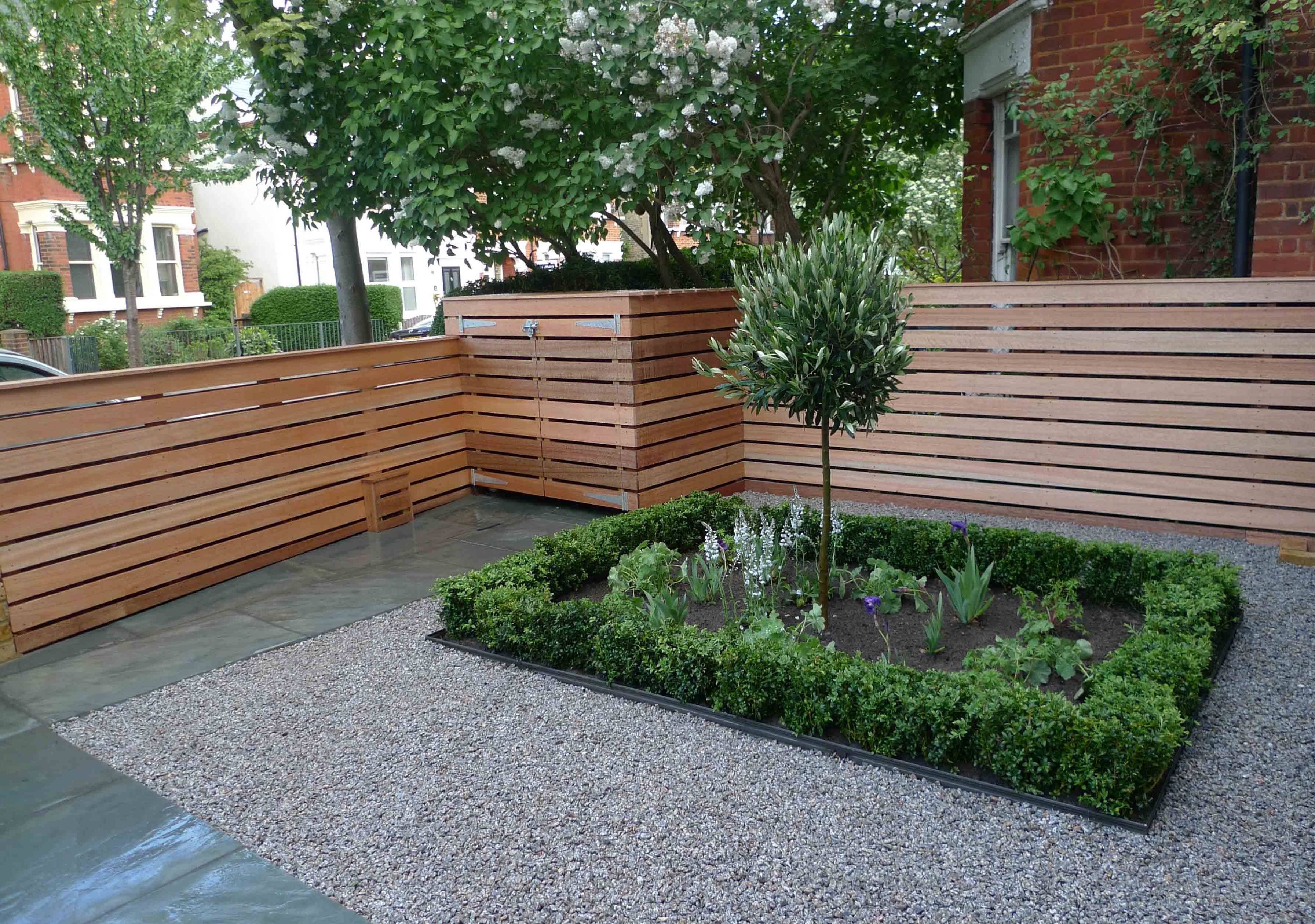 Perfect Amazing Garden Fence Decorating Ideas