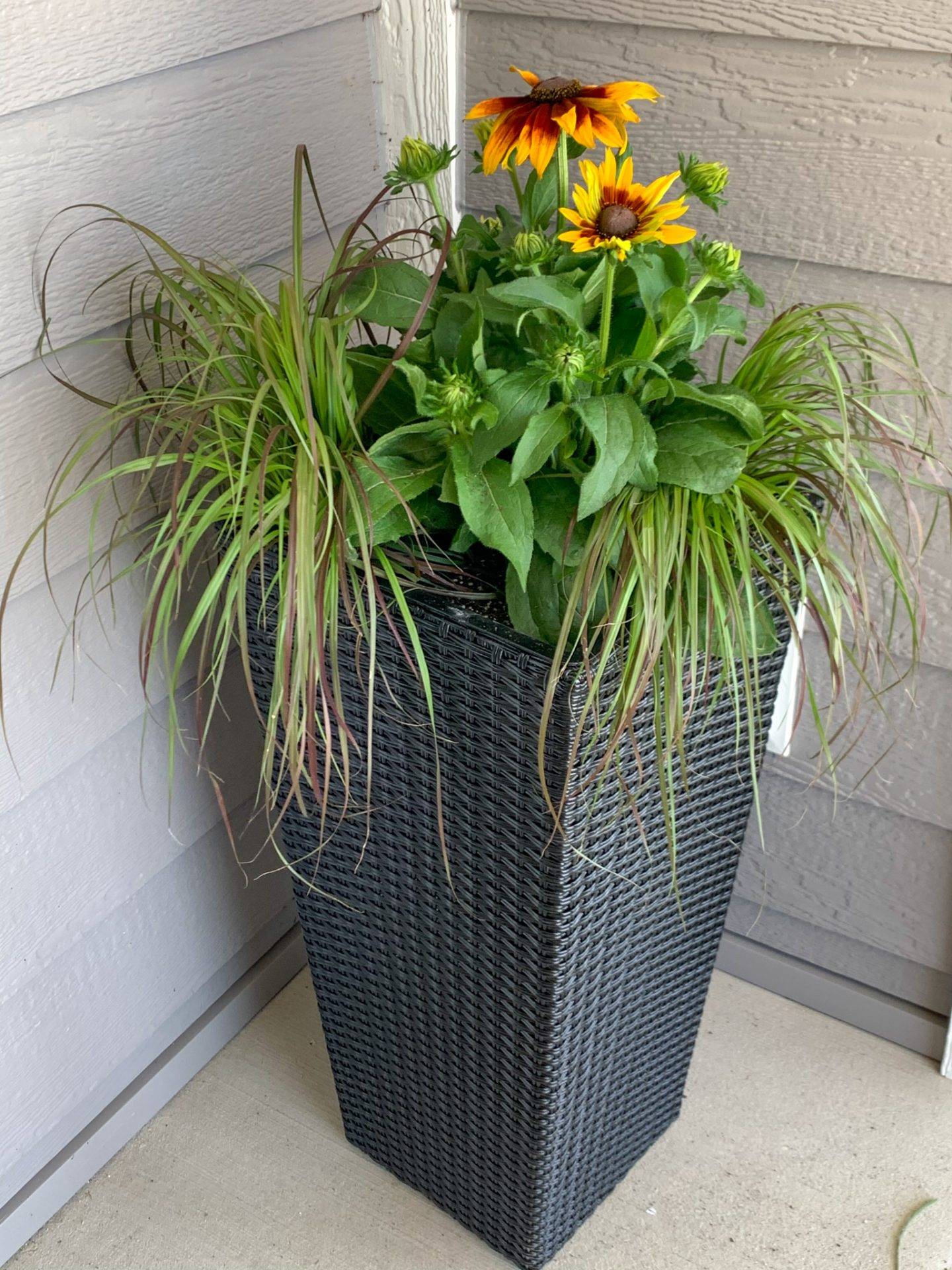 Fresh And Fun Diy Outdoor Planter Ideas