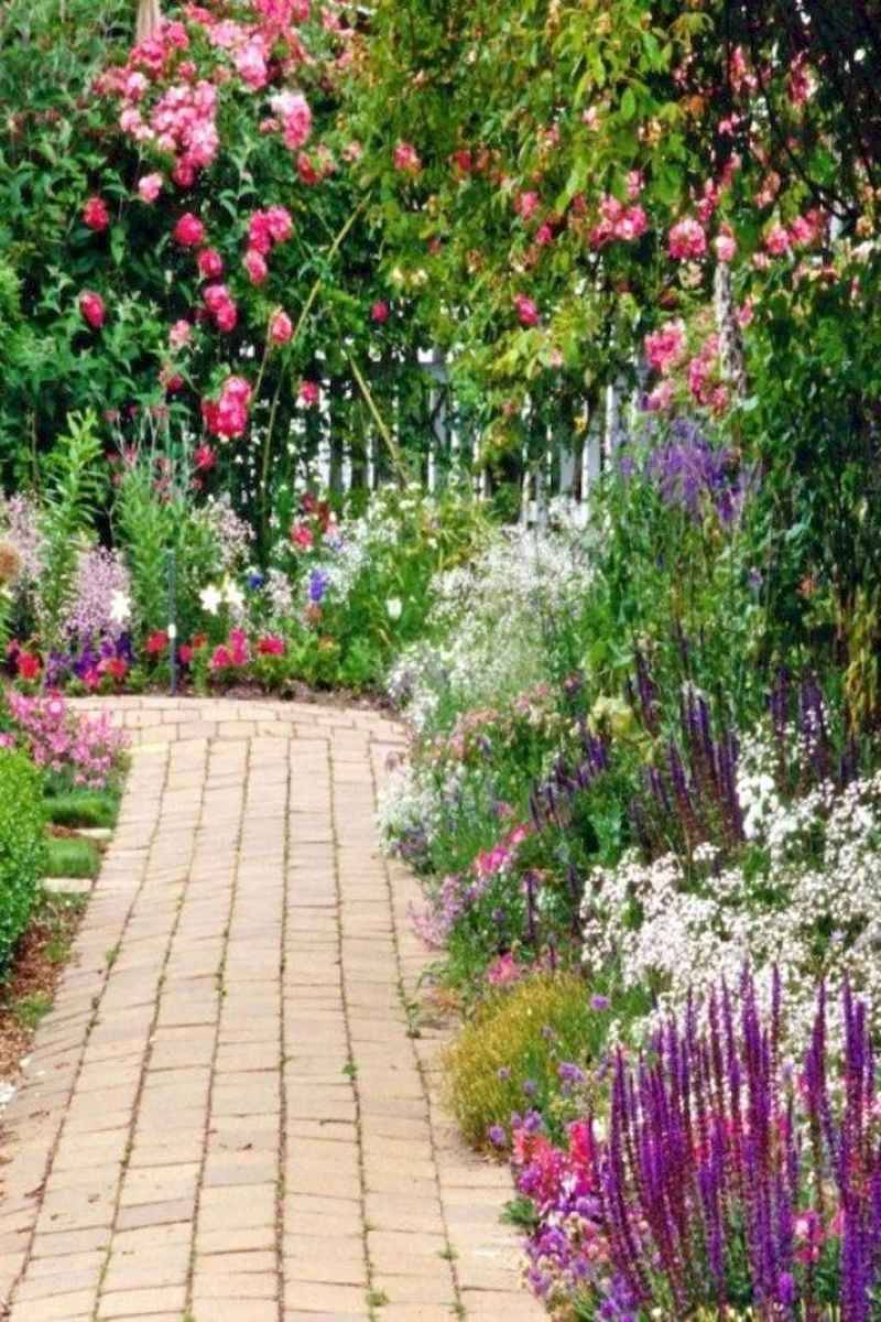 25 Small Cottage Garden Ideas To Try This Year | SharonSable