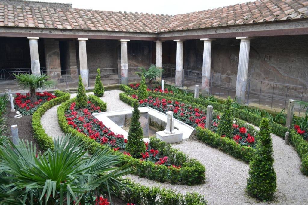 18 Pompeii Garden Ideas You Cannot Miss | SharonSable