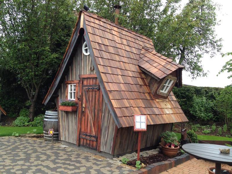 Best Crooked Tree House Design
