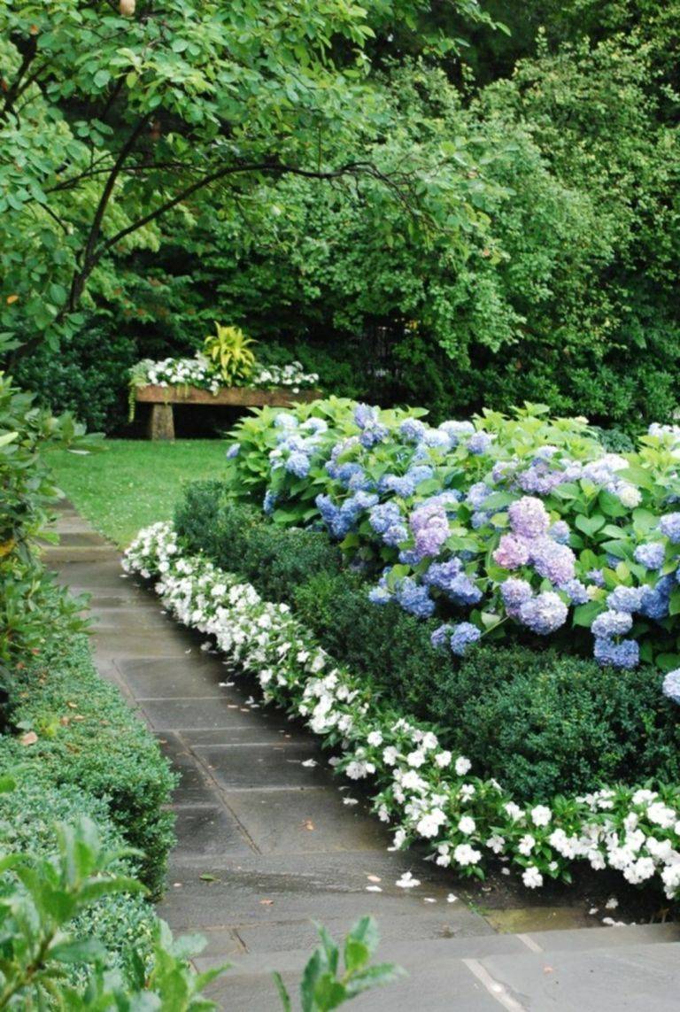 Beautiful Green And White Garden Ideas