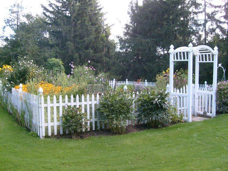 20 White Plastic Garden Fence Ideas You Cannot Miss | SharonSable