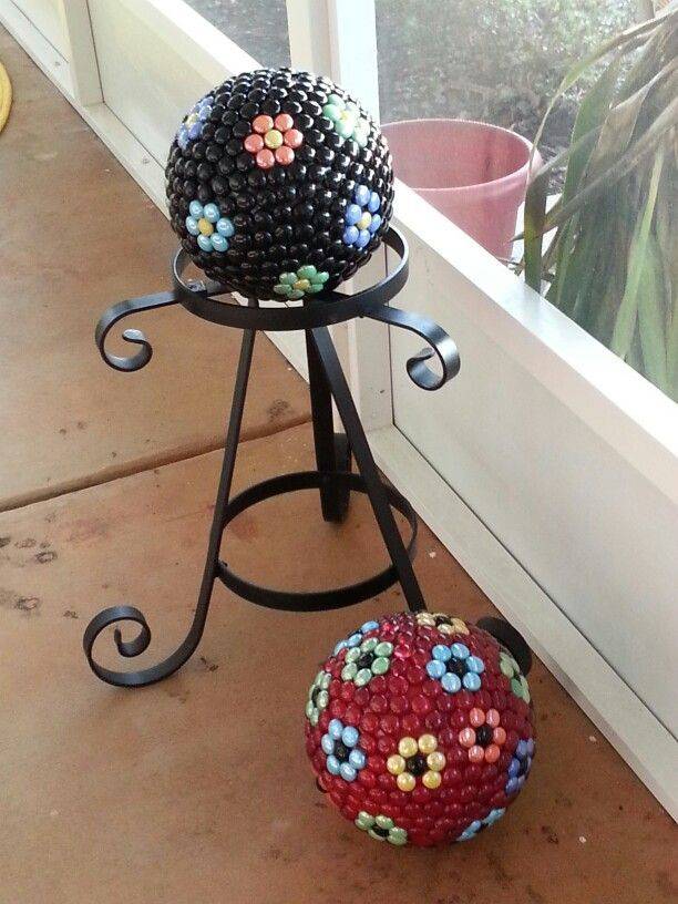 24 Bowling Ball Garden Art Ideas You Cannot Miss SharonSable