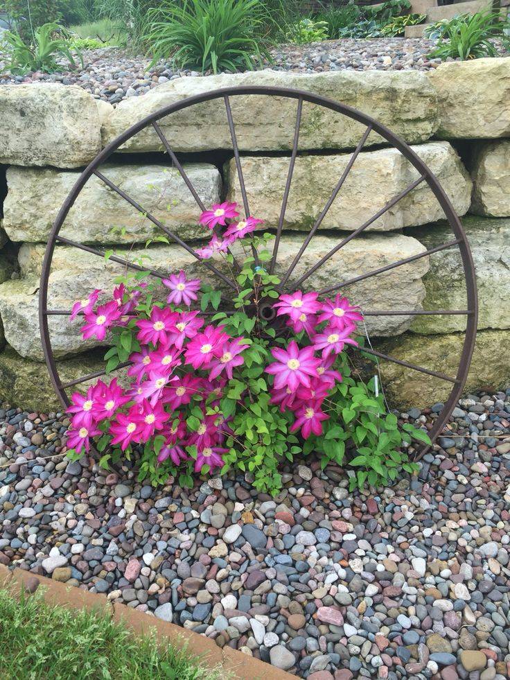 22 Wagon Wheel Flower Garden Ideas You Must Look | SharonSable