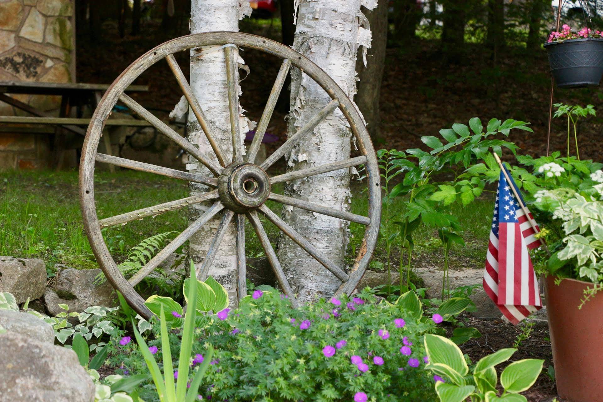 22 Wagon Wheel Flower Garden Ideas You Must Look | SharonSable