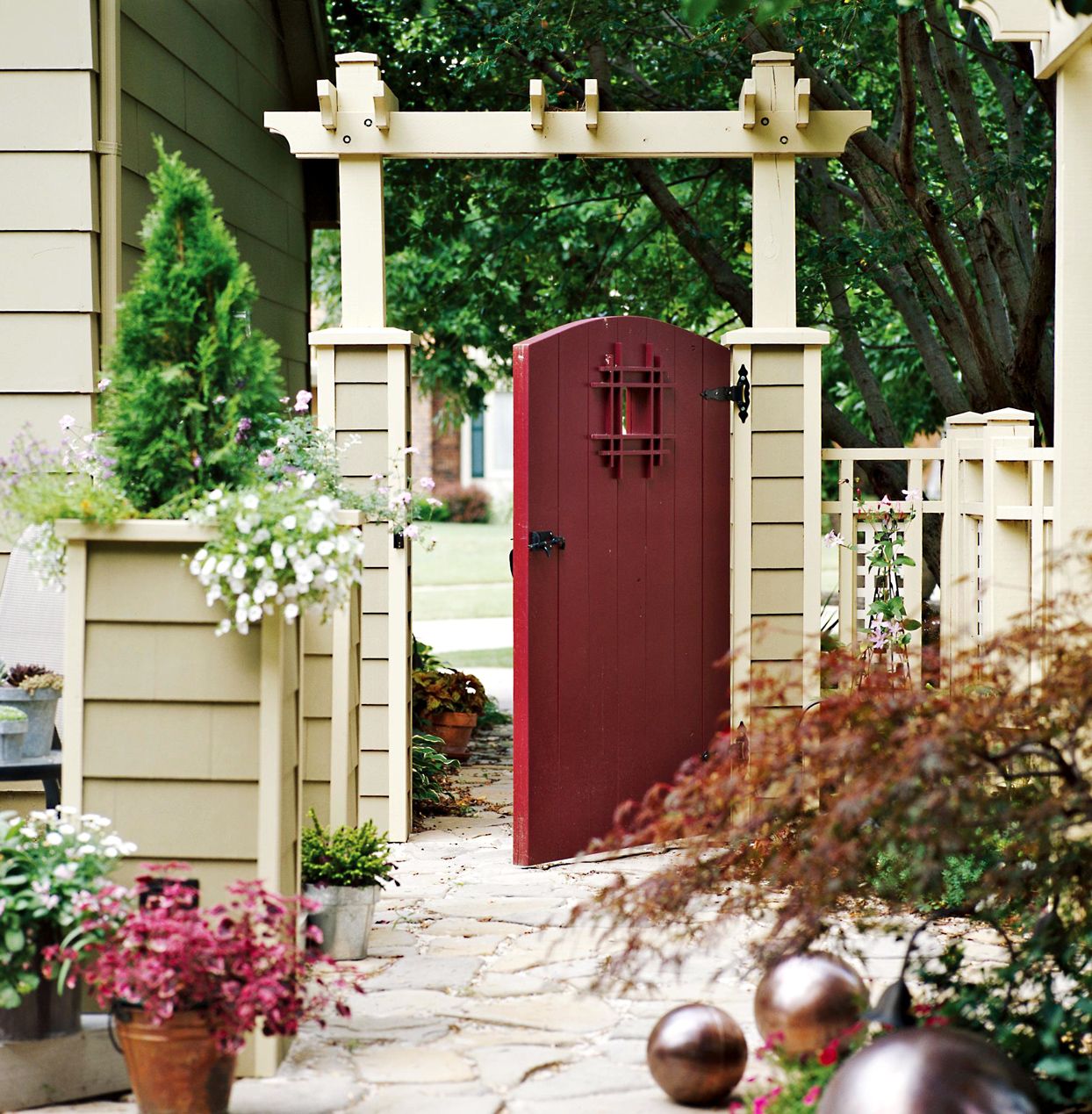 Beautiful And Elegant Rustic Garden Gate Ideas You Should Know