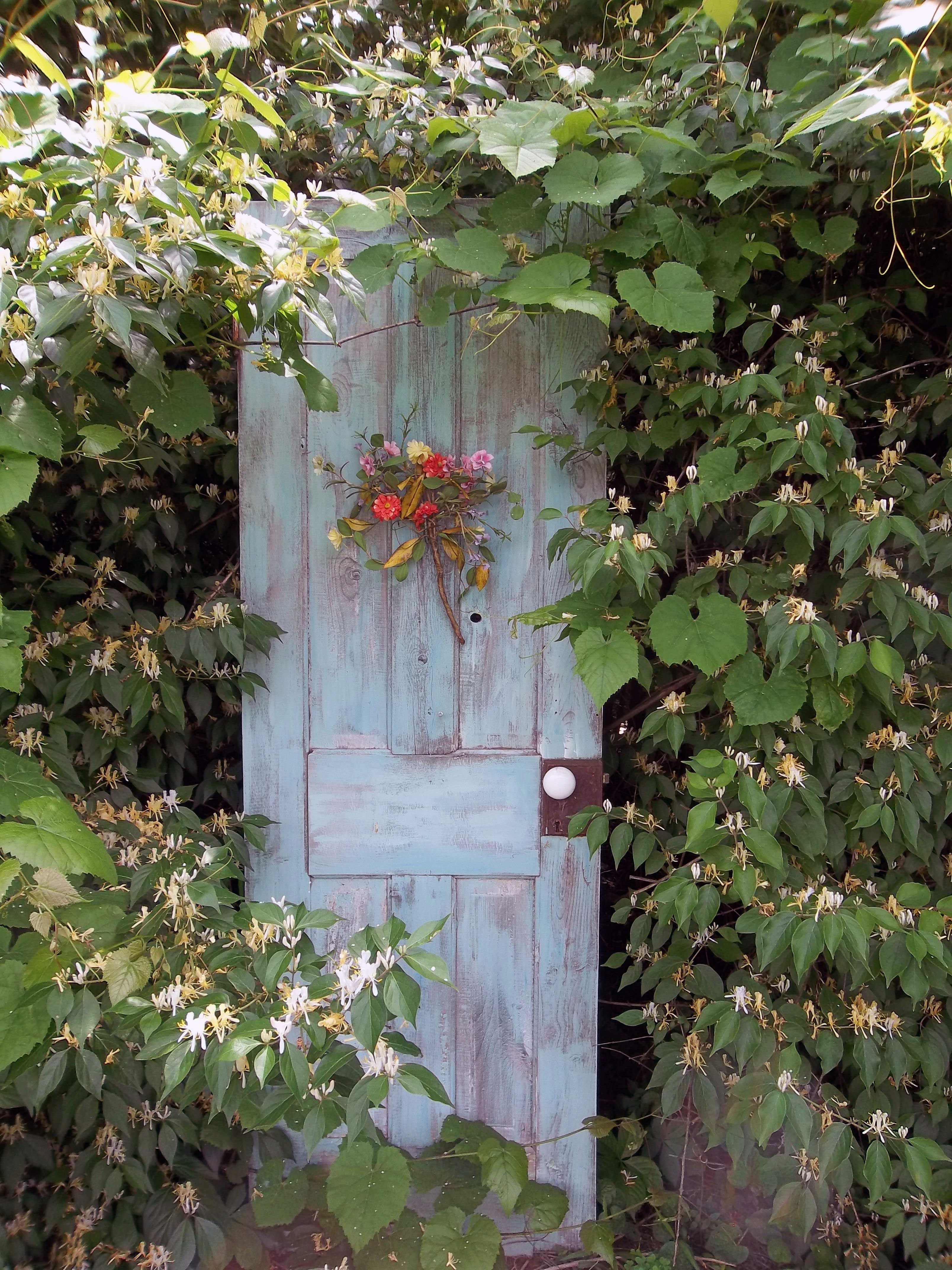 Beautiful And Elegant Rustic Garden Gate Ideas You Should Know