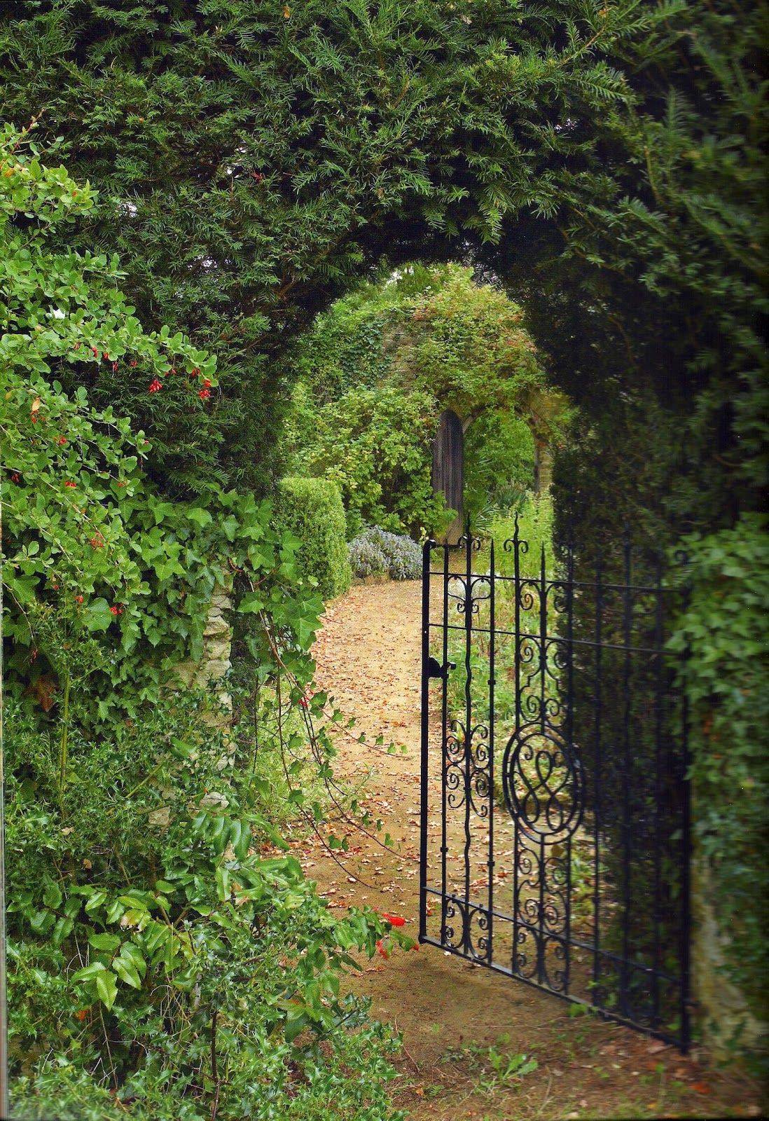 22 Secret Garden Gate Art Ideas To Try This Year | SharonSable