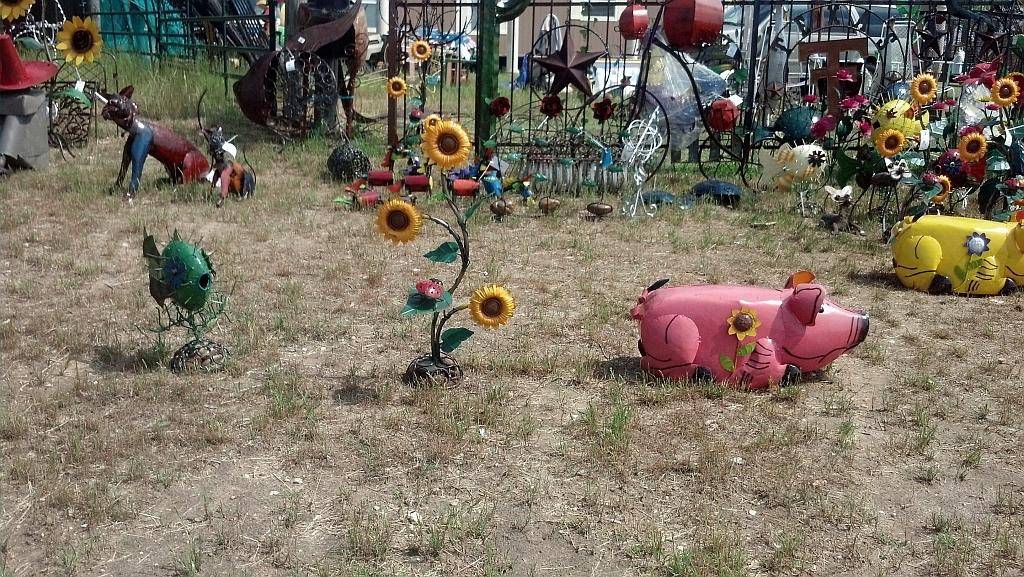 17 Mexican Recycled Metal Garden Art Ideas To Try This Year SharonSable