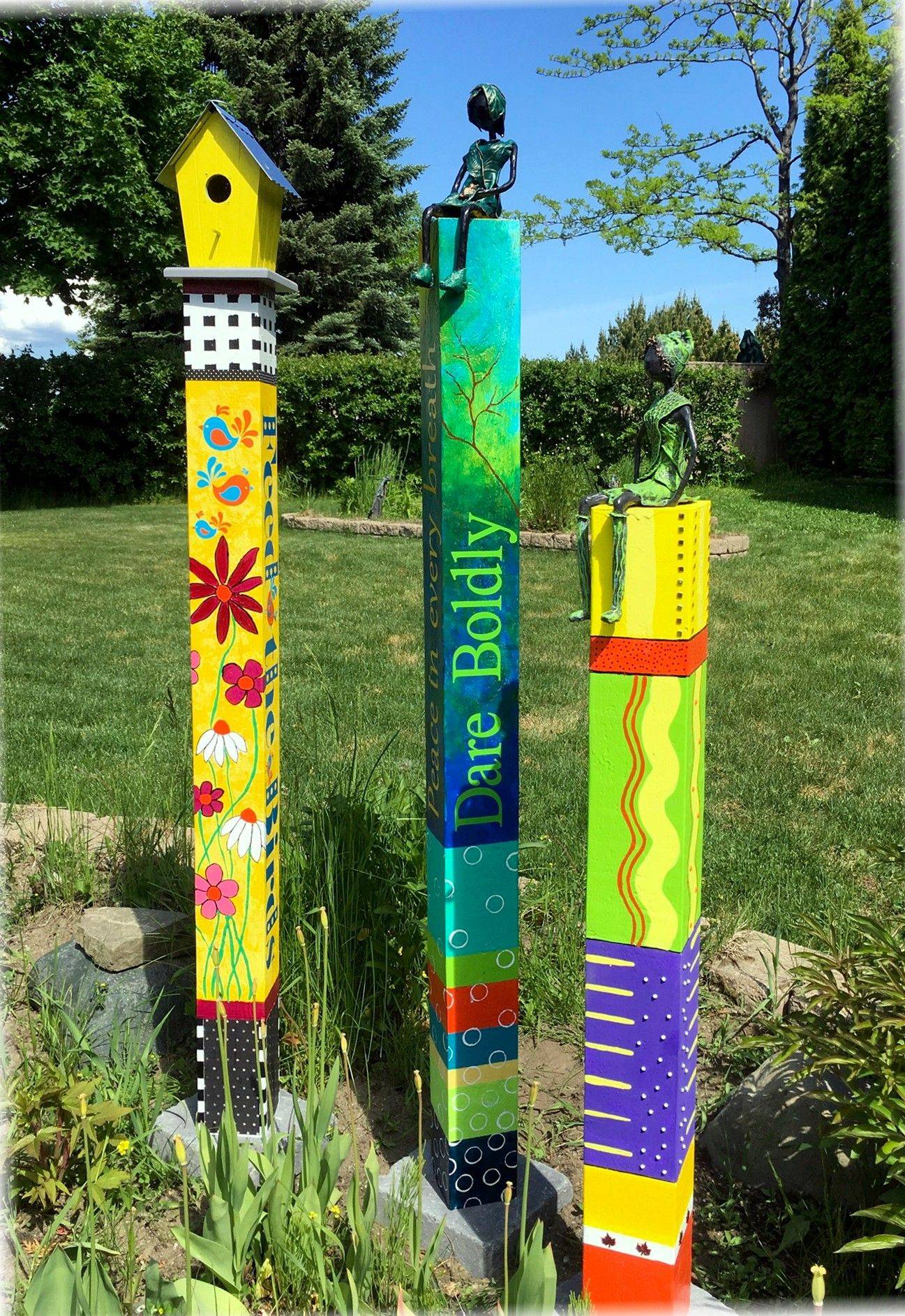 22 Wooden Garden Totems Ideas You Must Look | SharonSable