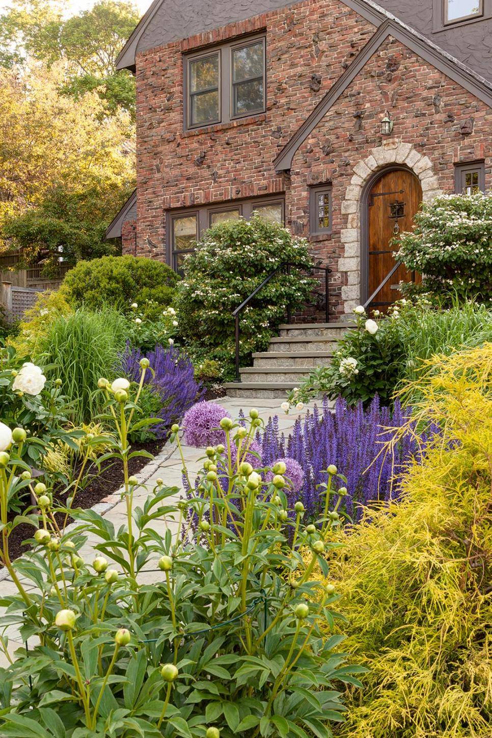 23 Tudor Garden Design Ideas You Should Look | SharonSable