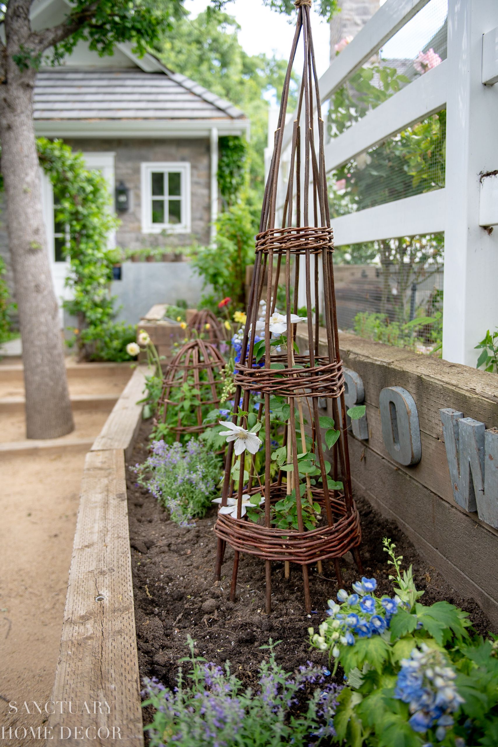 Creative Cheap Garden Edging Ideas