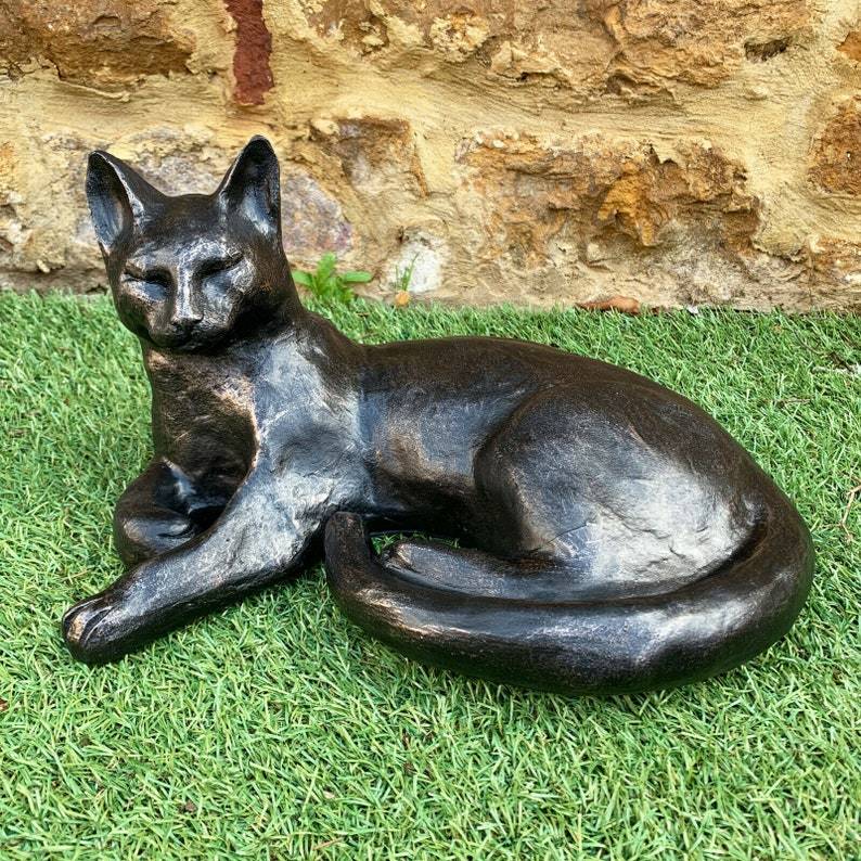 21 Cat Garden Statue Sculpture Ideas Worth to Check | SharonSable