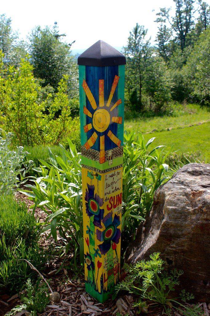 24 Painted Peace Poles For Garden Ideas You Gonna Love SharonSable   34  Good Colorful Peace Poles Design Ideas Your Garden Page 28 Of 41 6647 