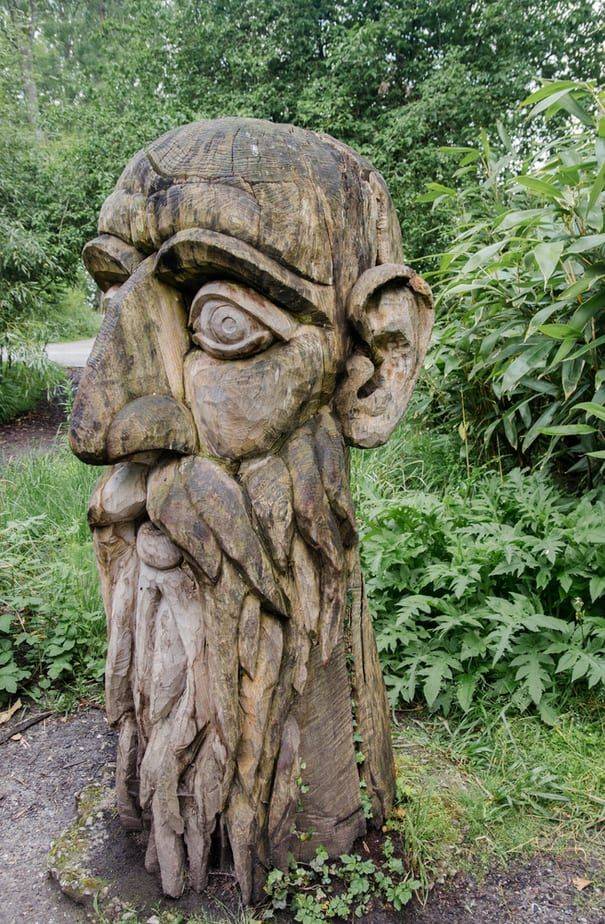 26 Wooden Garden Statues Ideas You Gonna Love | SharonSable