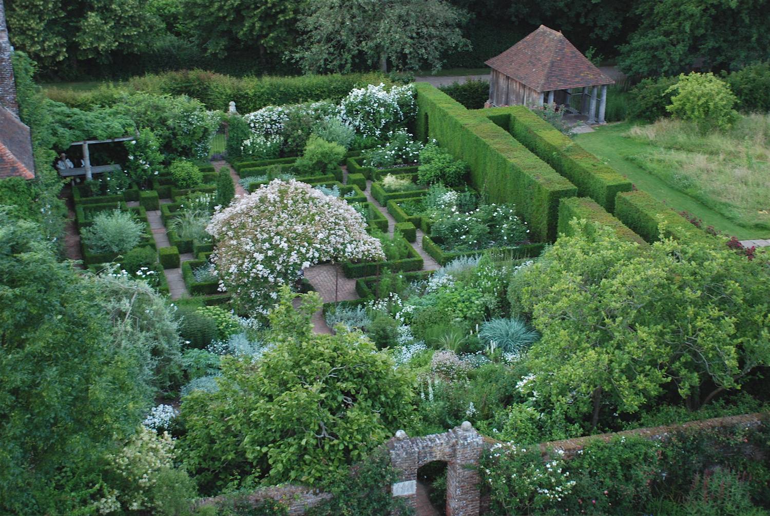 21 Historical Garden Ideas You Should Check | SharonSable