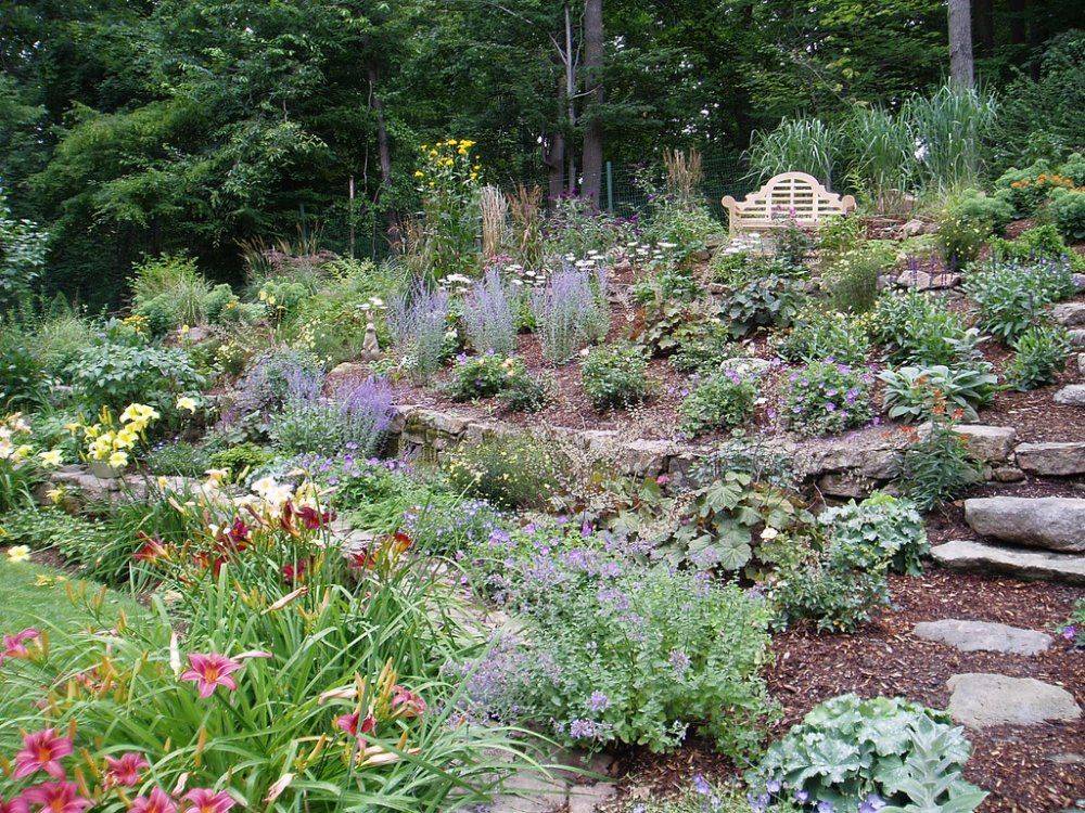 23 Hillside Flower Garden Design Ideas You Must Look | SharonSable