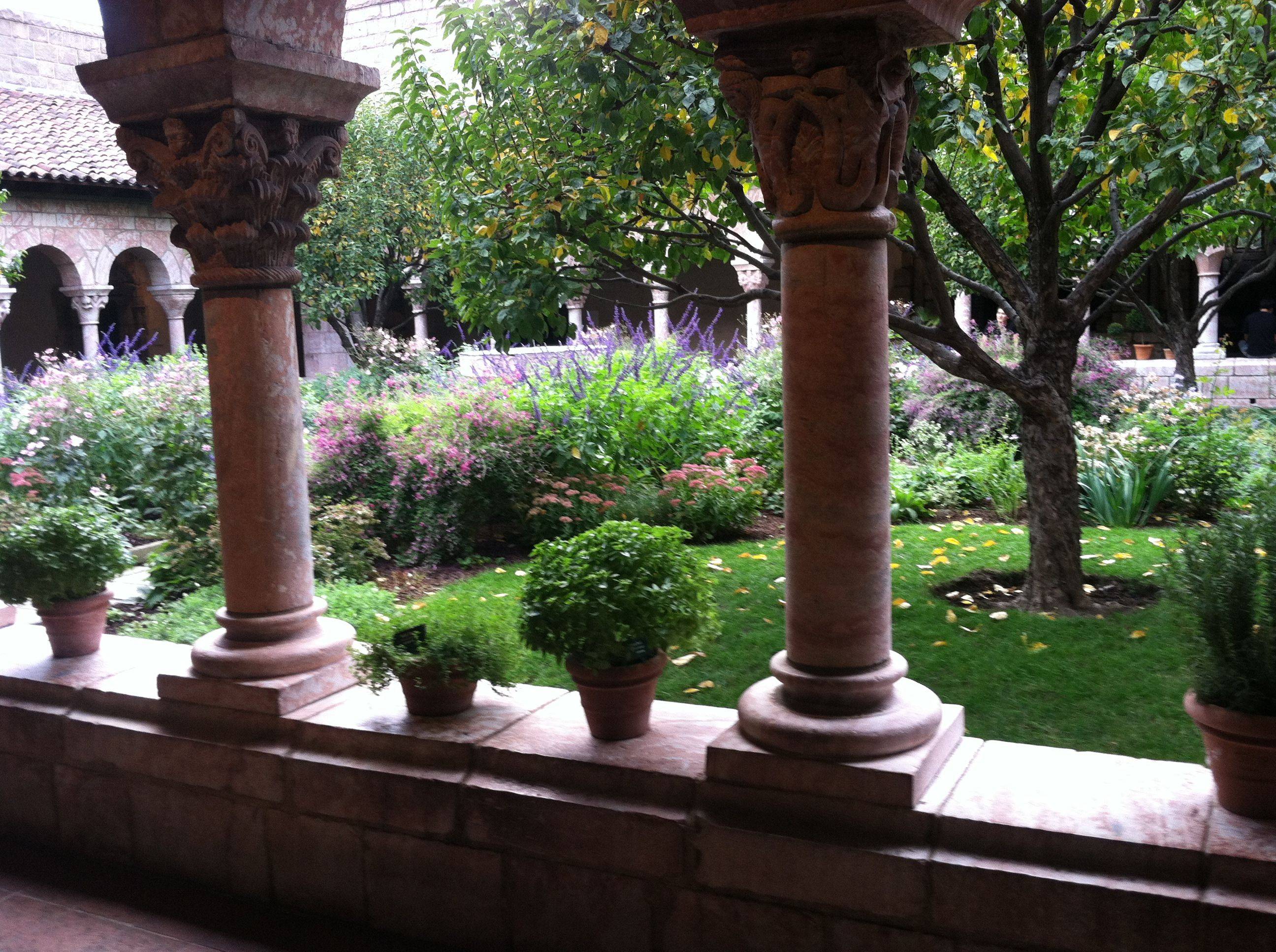 24 Medieval Cloister Garden Ideas You Cannot Miss | SharonSable