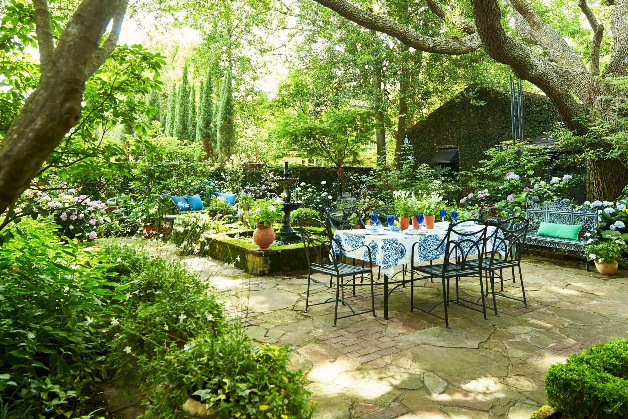 20 Savannah Courtyard Garden Ideas You Must Look | SharonSable