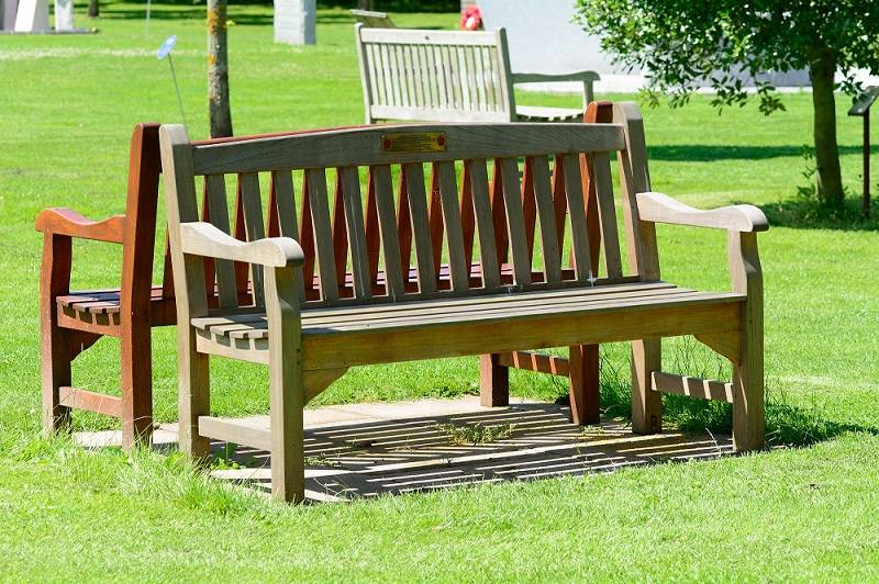 23 Personalized Memorial Garden Benches Ideas For This Year | SharonSable