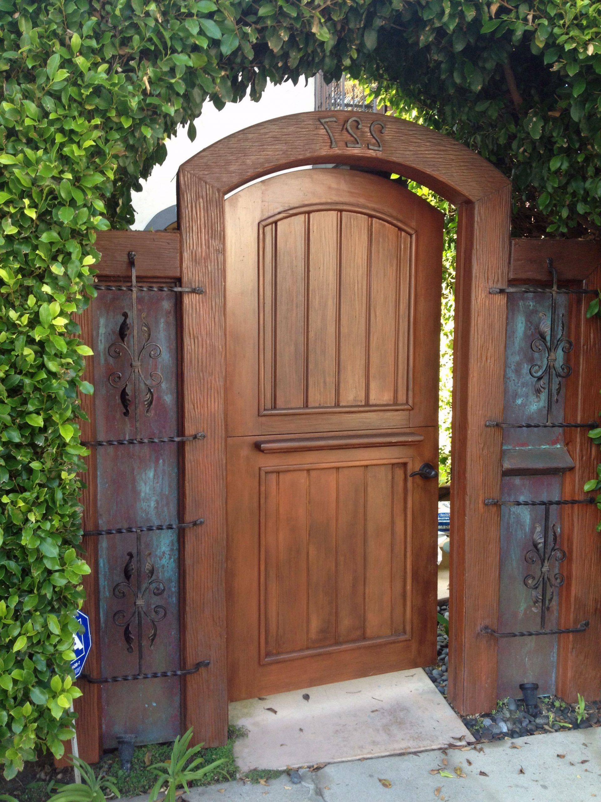 24 Painted Wood Garden Gate Ideas To Consider | SharonSable