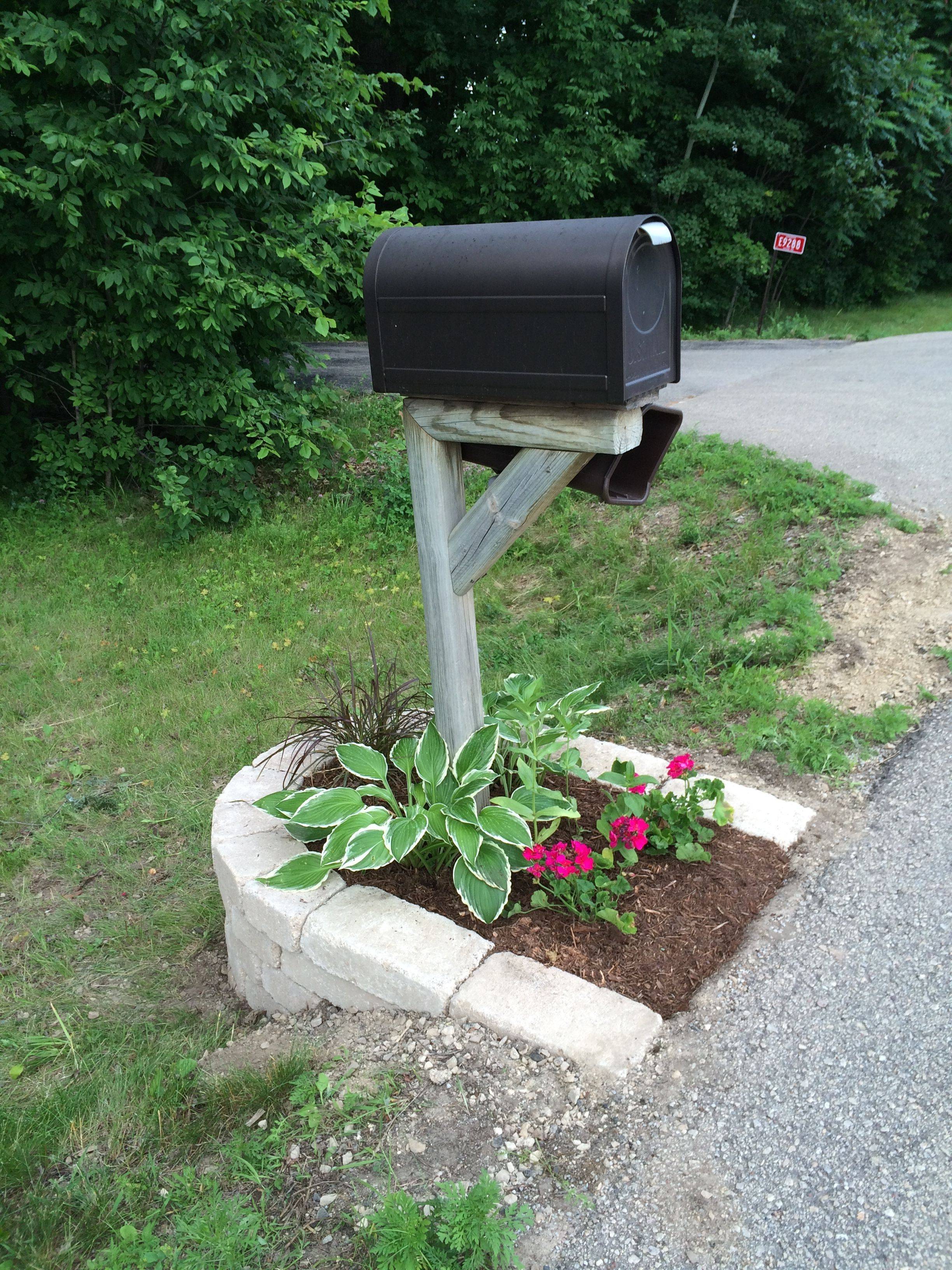 Best Mailbox Landscaping Ideas