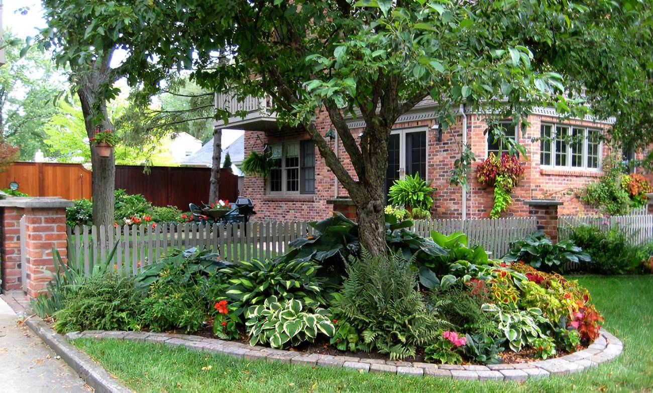 22 Front Yard Shade Garden Ideas To Try This Year | SharonSable