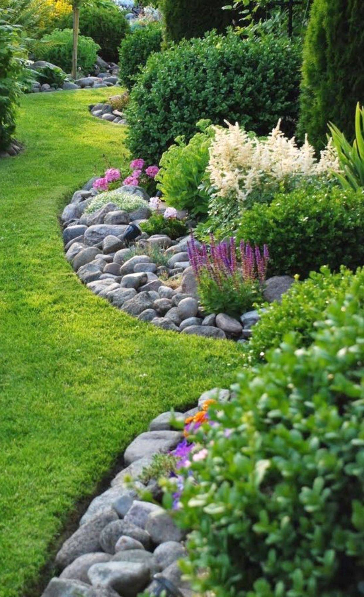 21-small-garden-layout-ideas-to-consider-sharonsable