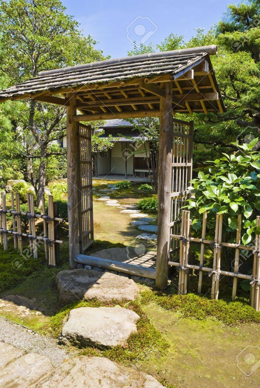 24 Japanese Garden Gate Design Ideas You Should Check | SharonSable