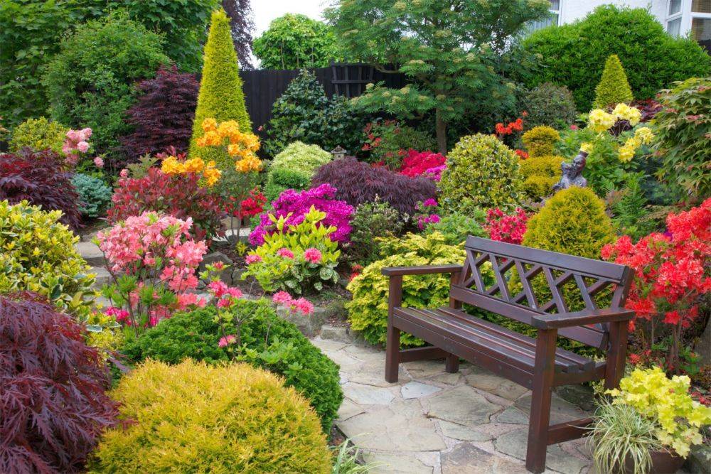 13 Small Flower Garden Landscaping Ideas Worth a Look | SharonSable