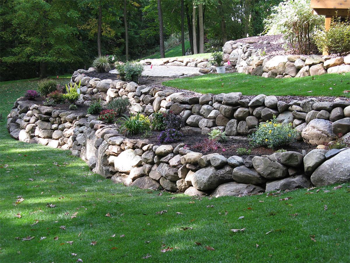 20 Stone Garden Wall Ideas To Try This Year | SharonSable