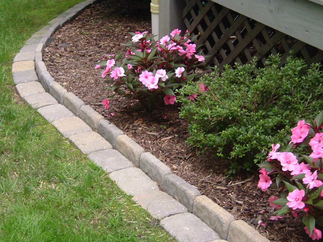 Flower Bed Edging Ideas