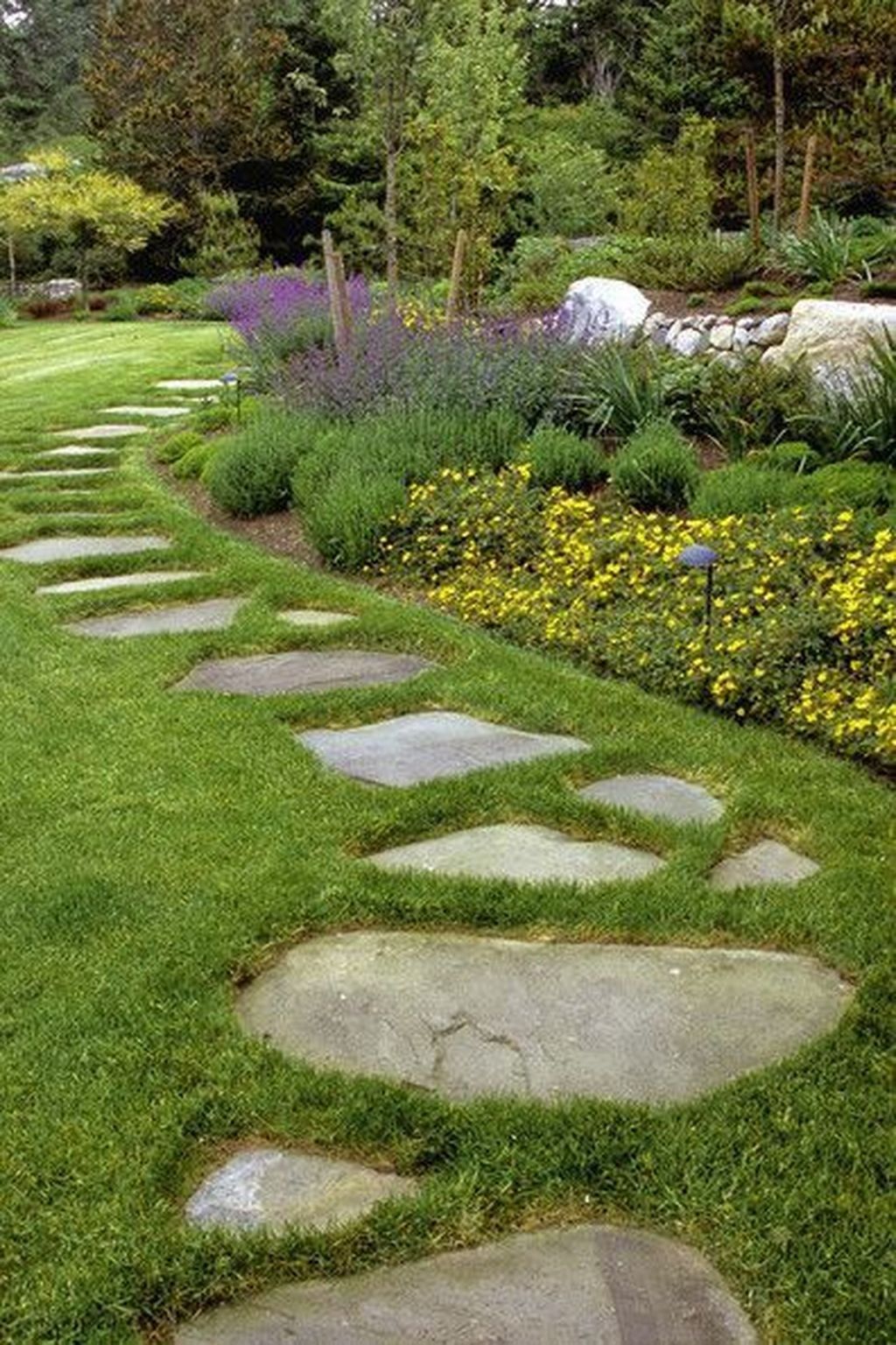 20 Garden Pathway Stepping Stones Ideas To Try This Year | SharonSable