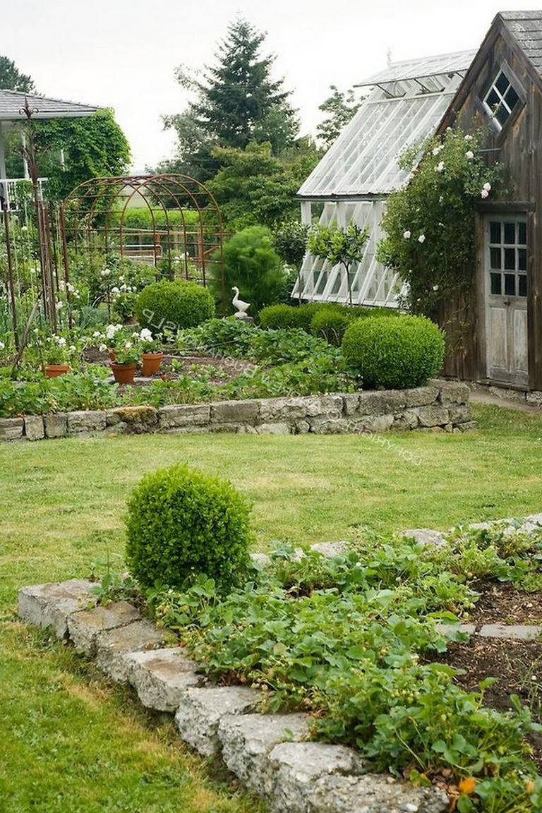 19 Recycled Garden Edging Ideas You Must Look | SharonSable