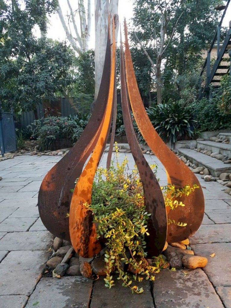 17 Outdoor Metal Garden Art Ideas You Cannot Miss | SharonSable