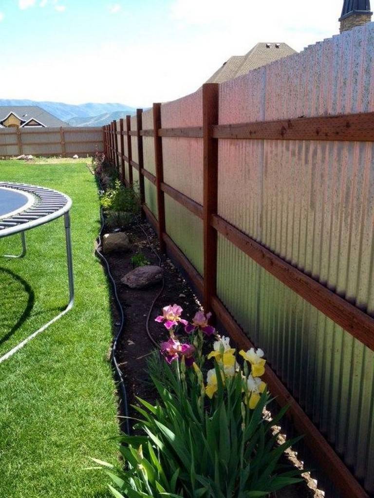 Simple Farmhouse Garden Fences