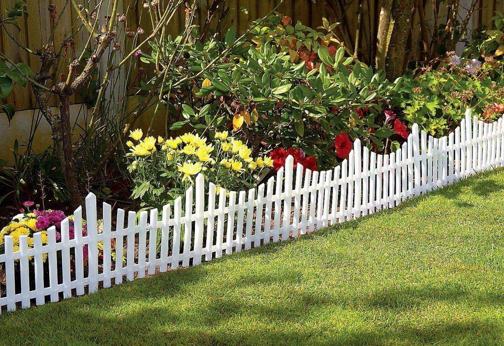 17 Small White Picket Fence Garden Ideas To Consider | SharonSable