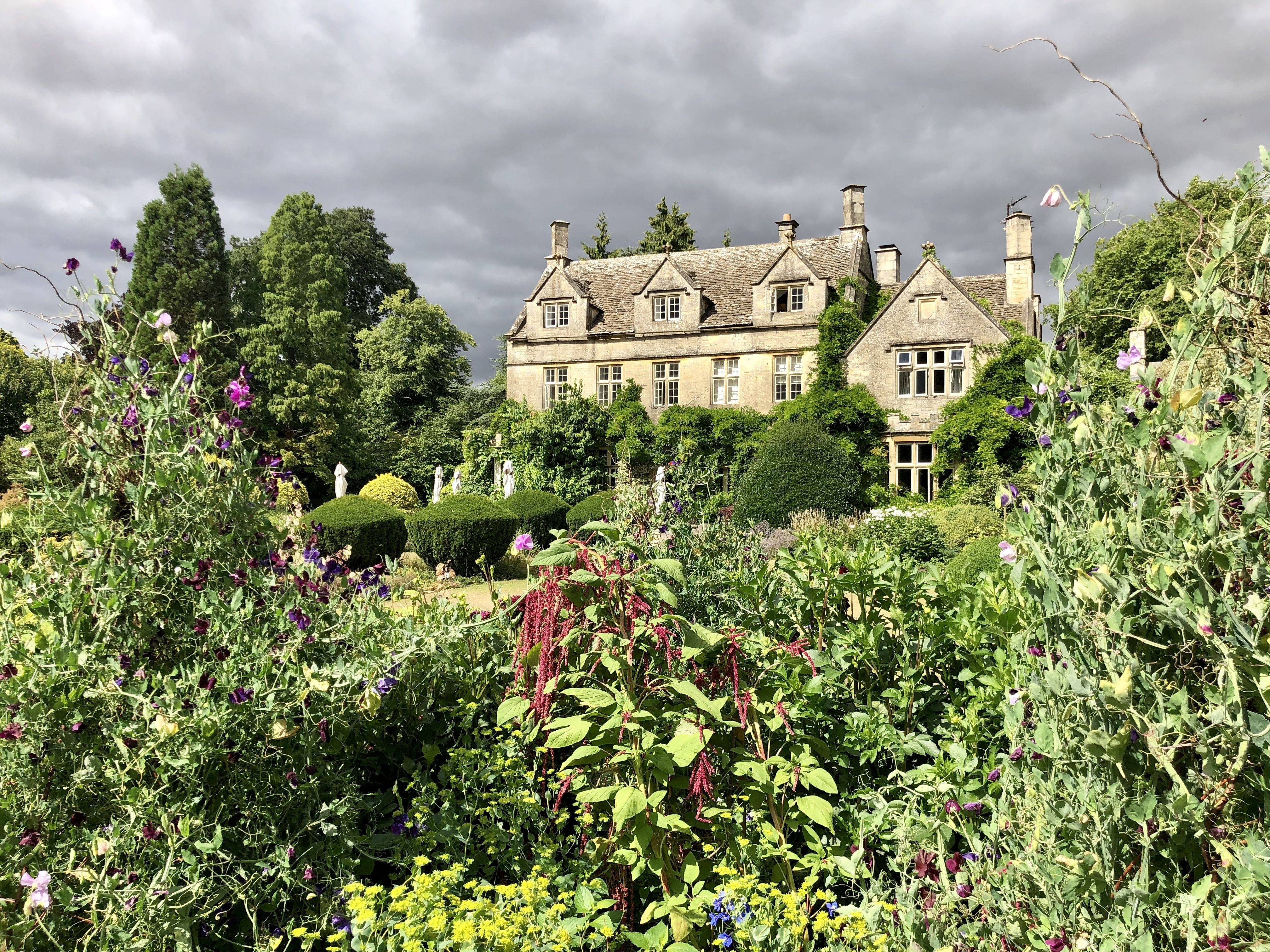 Great Gardening Women