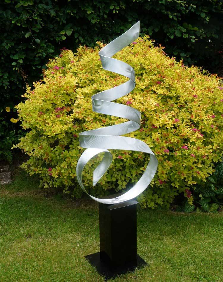 16 Contemporary Garden Sculptures Ideas You Should Look | SharonSable