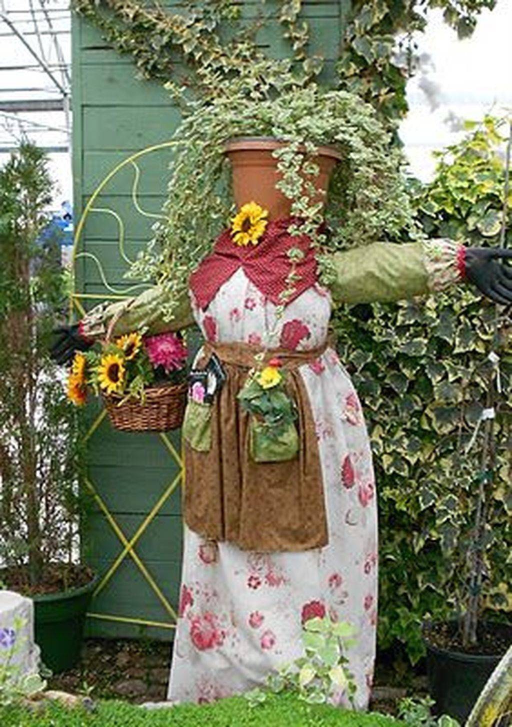 23 Beautiful Garden Scarecrow Ideas To Consider | SharonSable