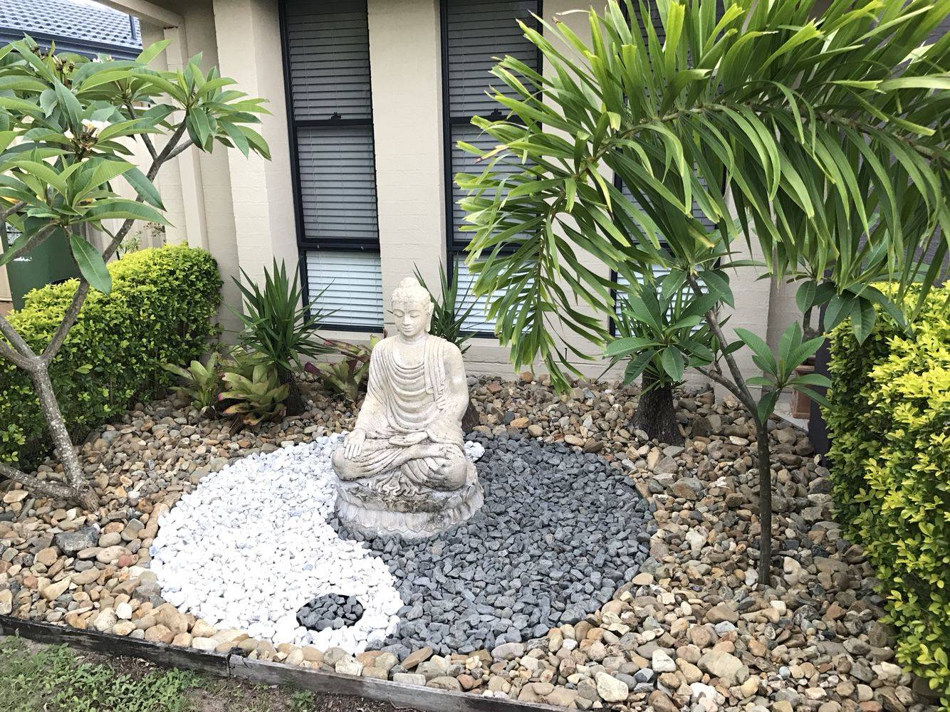 20 Yin Yang Zen Garden Ideas To Consider | SharonSable