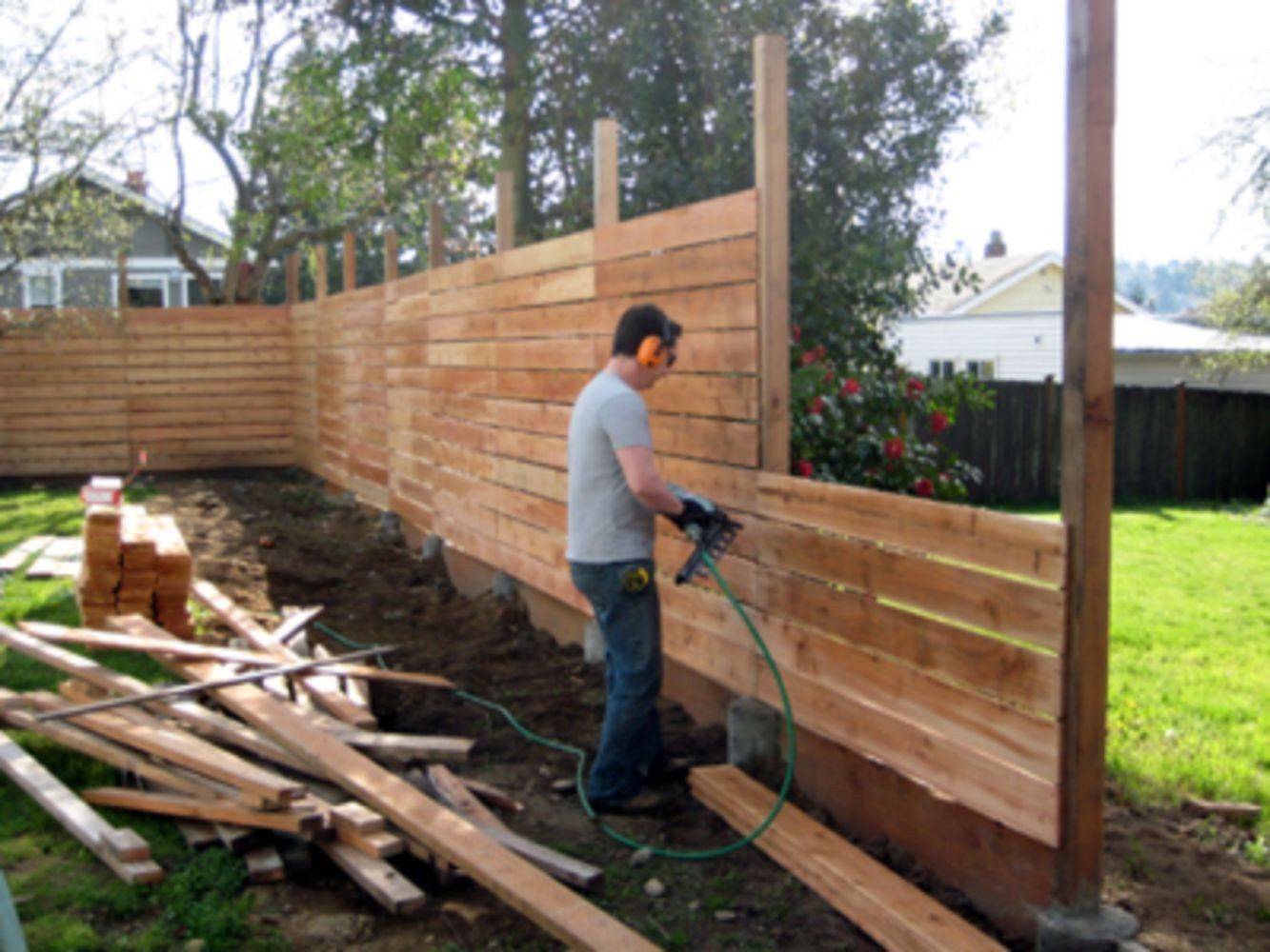 21 DIY Wood Garden Fence Ideas You Should Look SharonSable   Easy Diy Privacy Fence Ideas 36 Crowdecor.com Backyard Fences   2949 