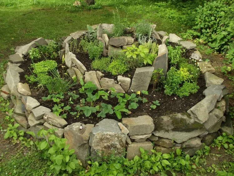 19 Spiral Herb Garden Plans Ideas To Consider | SharonSable