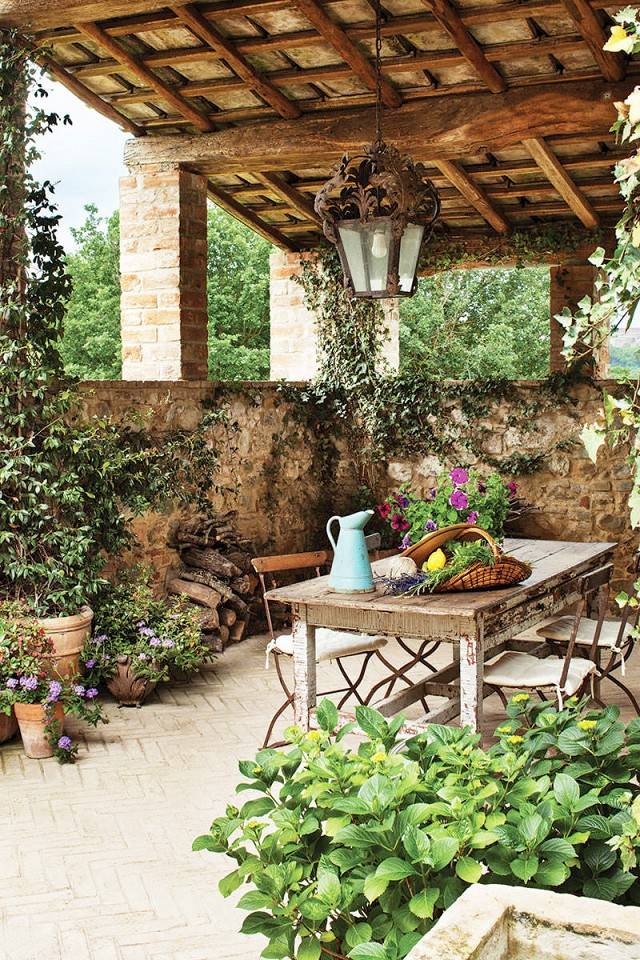 European Style Small Yard Patio Courtyard Exterior Renovation